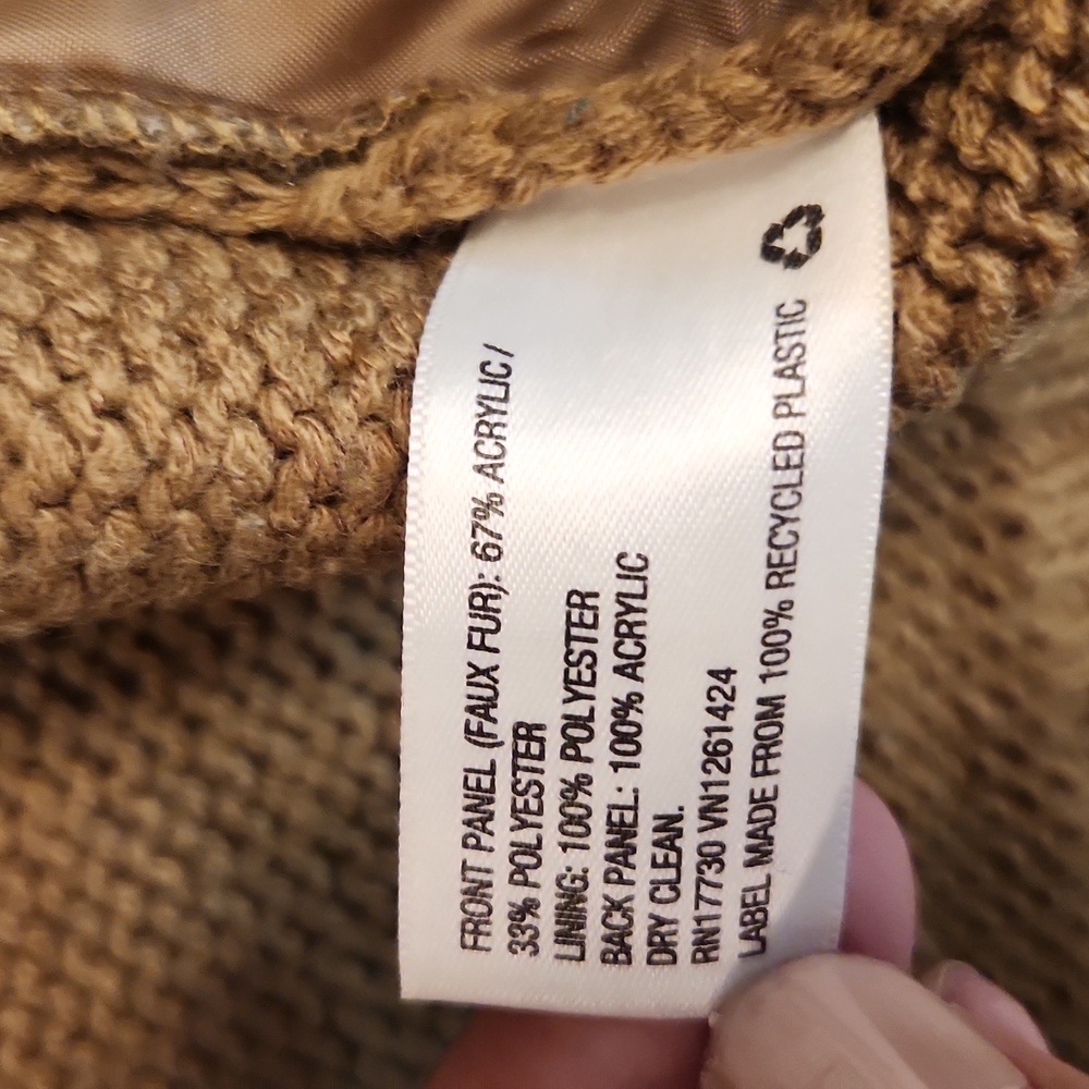Womens Xhilaration camel/ brown faux fur vest size M. - Picture 10 of 12